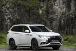 Mitsubishi Outlander PHEV 2015 года (UK)